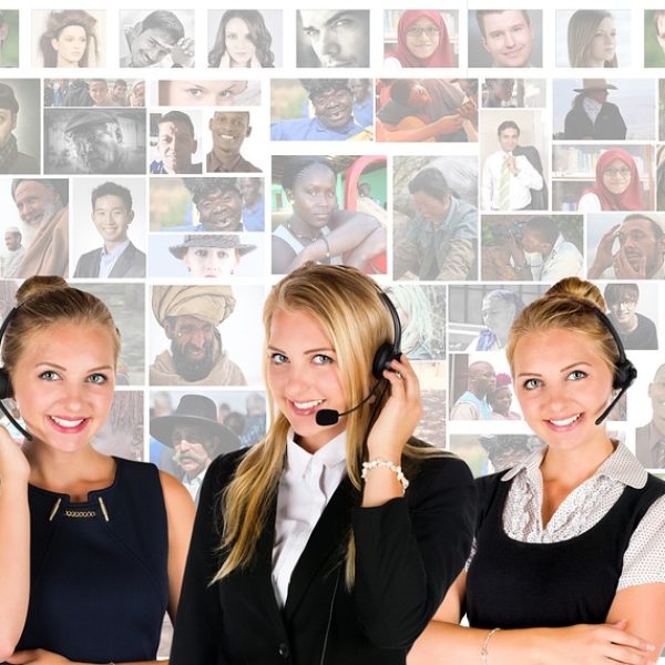 call center, headset, woman-2537390.jpg